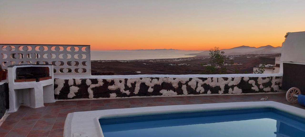Aloelux Villa !! - Private Villa With Pool , Jacuzzi, Cinema, Massage ,Wonderful View, Art Desing Villa Tías Exterior foto