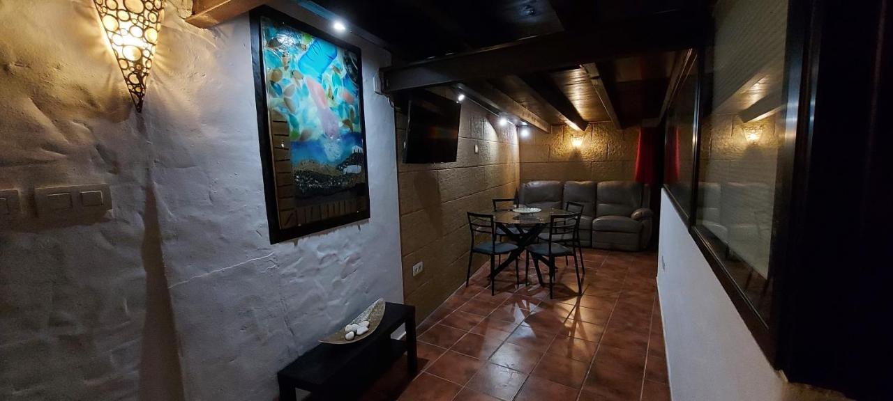 Aloelux Villa !! - Private Villa With Pool , Jacuzzi, Cinema, Massage ,Wonderful View, Art Desing Villa Tías Exterior foto