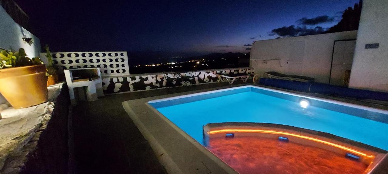 Aloelux Villa !! - Private Villa With Pool , Jacuzzi, Cinema, Massage ,Wonderful View, Art Desing Villa Tías Exterior foto